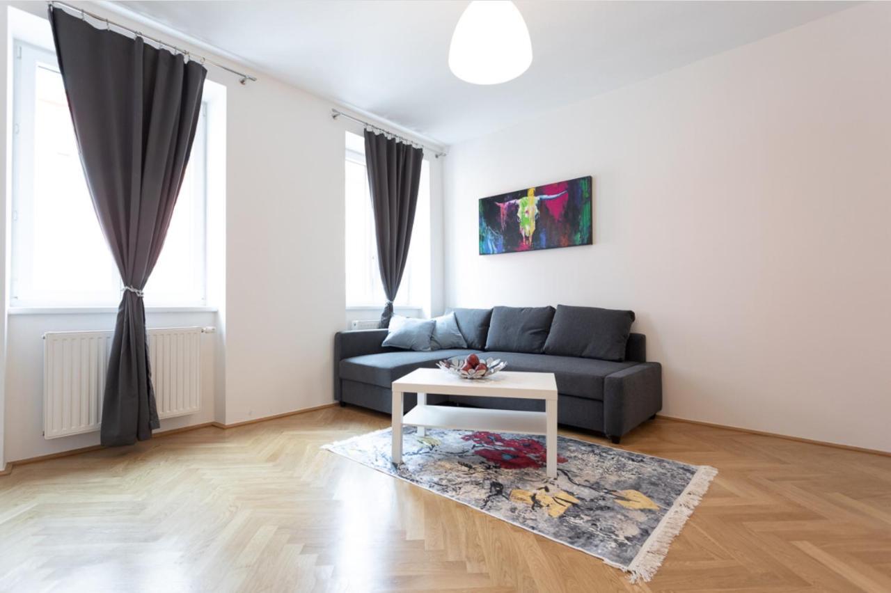 Apartmán Charmante L Bg8 *