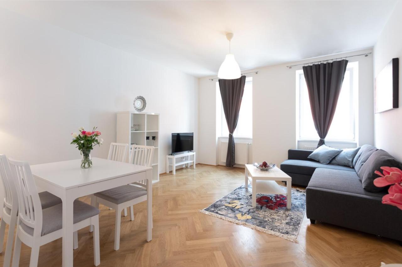 Apartmán Charmante L Bg8