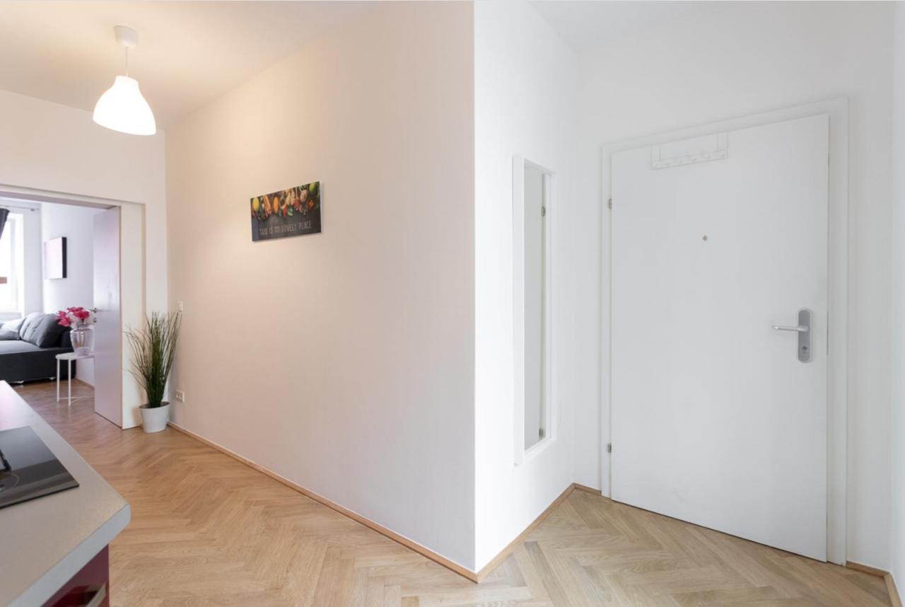 Charmante L Bg8 * Vienna