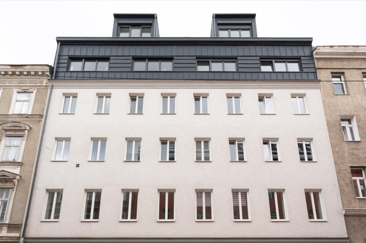 Charmante L Bg8 * Vienna